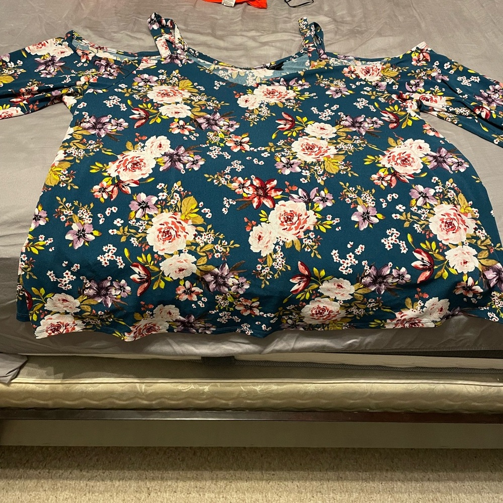 Torrid 4 Top
